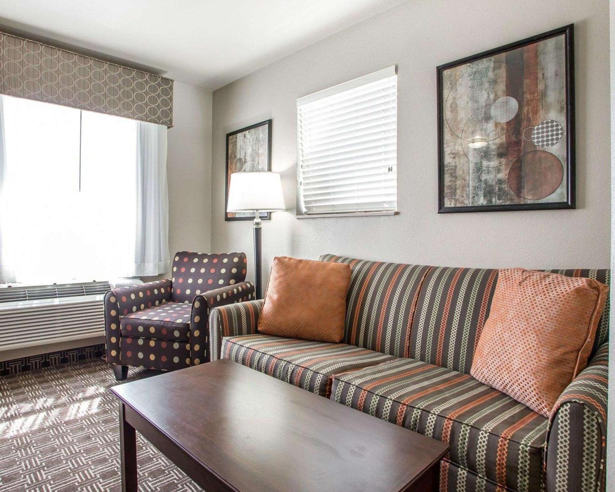 Mainstay Suites St Robert - Fort Leonard Wood Saint Robert Exterior foto